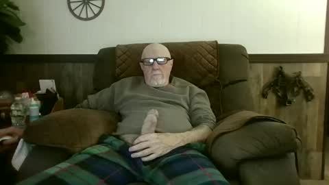 dave571960 online show from May 30, 10:34 am