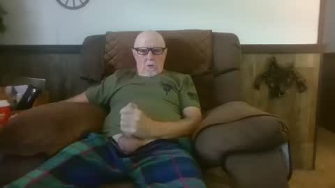 Snapshot of dave571960 chatting on July 19, 10:41 am dave571960 online show from July 19, 10:41 am