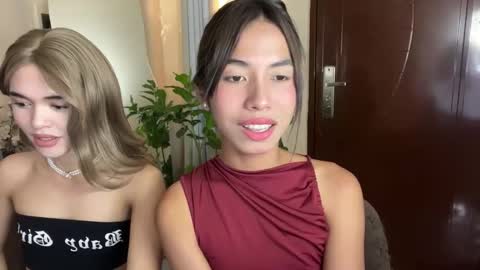 Snapshot of daveboyyy chatting on November 11, 12:54 am Scarlet thesexiest online show from November 11, 12:54 am