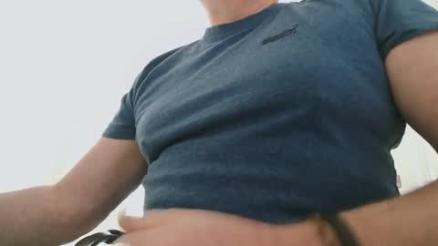 davesu12345 online show from April 20, 11:13 am