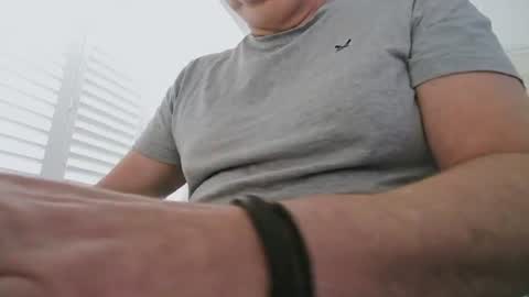 davesu12345 online show from June 10, 8:35 am