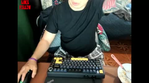 Snapshot of david_2789 chatting on July 19, 4:33 pm David online show from July 19, 4:33 pm