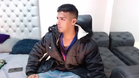 Snapshot of david_bandercock chatting on January 6, 6:25 am david_bandercock online show from January 6, 6:25 am