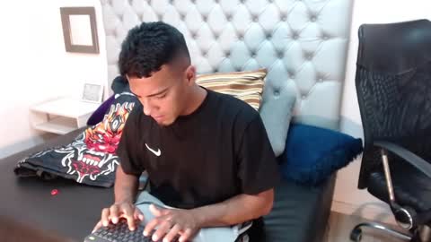 Snapshot of david_bandercock chatting on January 13, 9:19 am david_bandercock online show from January 13, 9:19 am