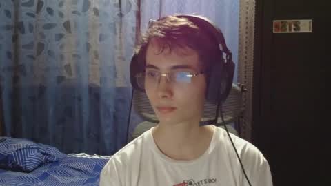 Snapshot of david_colombian chatting on May 19, 5:08 pm ProgrammerBoy online show from May 19, 5:08 pm
