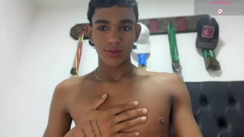 Snapshot of david_hot44 chatting on June 23, 12:14 pm david_hot44 online show from June 23, 12:14 pm