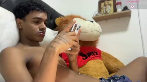 Snapshot of david_hot44 chatting on June 27, 4:34 pm david_hot44 online show from June 27, 4:34 pm