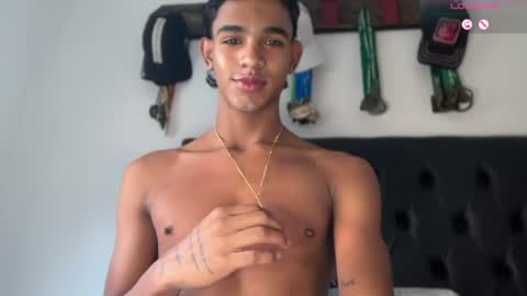 Snapshot of david_hot44 chatting on July 17, 12:45 pm david_hot44 online show from July 17, 12:45 pm