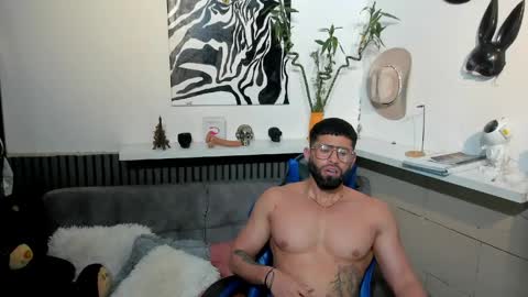 david_janson18 online show from April 14, 3:07 pm