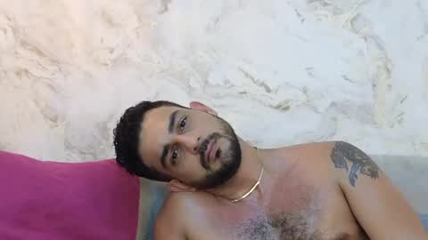 Snapshot of david_oliveira chatting on December 19, 4:24 pm JF oliveira online show from December 19, 4:24 pm