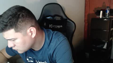 Snapshot of david_smit_ chatting on January 13, 12:16 am david smit online show from January 13, 12:16 am