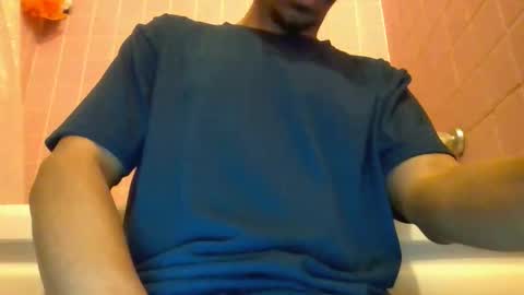 Snapshot of davidbigdick24 chatting on November 3, 9:05 pm David online show from November 3, 9:05 pm