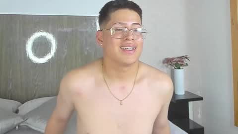 Snapshot of davidcruz16 chatting on September 25, 2:48 am davidcruz16 online show from September 25, 2:48 am