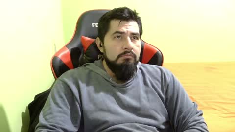 Snapshot of daviddelz chatting on December 2, 5:48 am David online show from December 2, 5:48 am