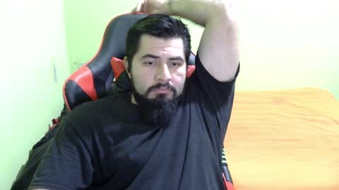 Snapshot of daviddelz chatting on December 7, 5:48 am David online show from December 7, 5:48 am