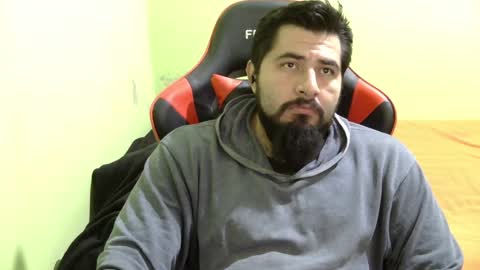 Snapshot of daviddelz chatting on December 9, 6:45 am David online show from December 9, 6:45 am