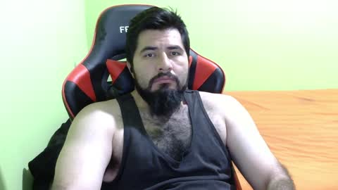 Snapshot of daviddelz chatting on December 10, 5:17 am David online show from December 10, 5:17 am