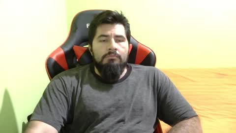 Snapshot of daviddelz chatting on December 10, 8:40 am David online show from December 10, 8:40 am