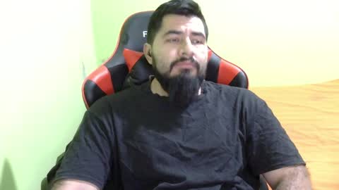 Snapshot of daviddelz chatting on December 13, 5:16 am David online show from December 13, 5:16 am