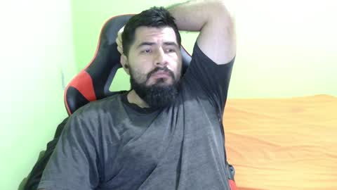 Snapshot of daviddelz chatting on December 16, 7:48 am David online show from December 16, 7:48 am