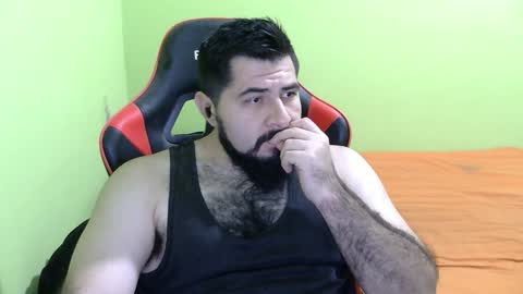 Snapshot of daviddelz chatting on December 17, 6:35 am David online show from December 17, 6:35 am