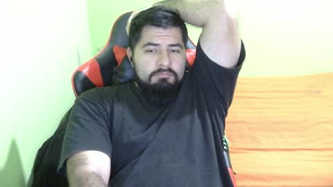 Snapshot of daviddelz chatting on January 3, 10:31 am David online show from January 3, 10:31 am