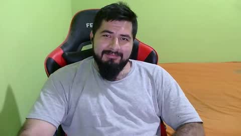 Snapshot of daviddelz chatting on February 14, 5:09 am David online show from February 14, 5:09 am