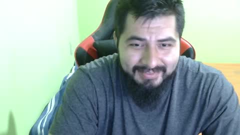 Snapshot of daviddelz chatting on February 15, 4:36 am David online show from February 15, 4:36 am