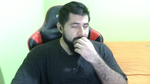 Snapshot of daviddelz chatting on February 19, 5:38 am David online show from February 19, 5:38 am