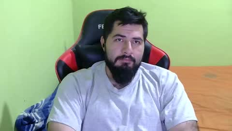 Snapshot of daviddelz chatting on February 21, 5:02 am David online show from February 21, 5:02 am