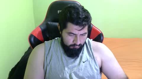 Snapshot of daviddelz chatting on December 1, 5:12 am David online show from December 1, 5:12 am