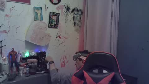 Snapshot of davidhumbee chatting on April 11, 2:05 am David Lucky 13 online show from April 11, 2:05 am