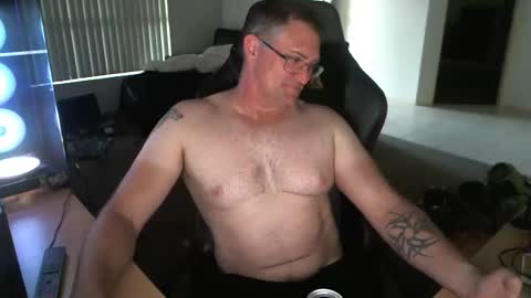 davidpineapple online show from December 4, 8:34 am