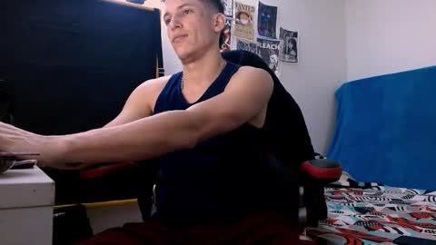 Snapshot of davidsalazar33 chatting on February 11, 7:30 pm davidsalazar33 online show from February 11, 7:30 pm