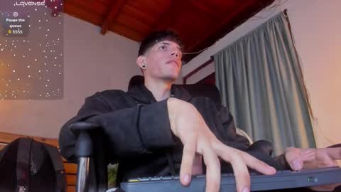 daviid_huge online show from December 16, 2:27 am