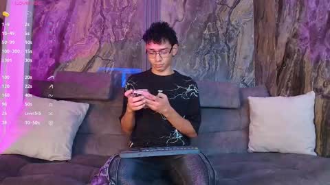 Snapshot of daviid_laid_ chatting on February 25, 11:36 pm David online show from February 25, 11:36 pm