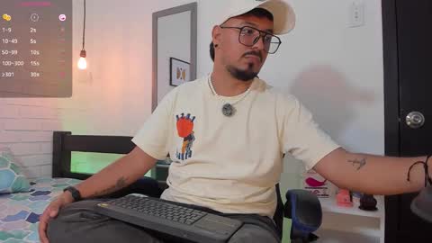 Snapshot of daviidevans chatting on October 11, 8:46 am David Evans online show from October 11, 8:46 am