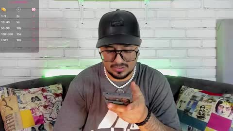 Snapshot of daviidevans chatting on December 16, 7:08 pm David Evans online show from December 16, 7:08 pm