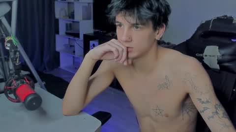 davis online show from October 15, 10:15 am