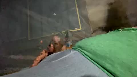 Snapshot of davzsoher chatting on February 2, 2:48 am davzsoher online show from February 2, 2:48 am