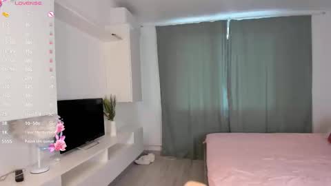 Emily online show from October 26, 8:42 am