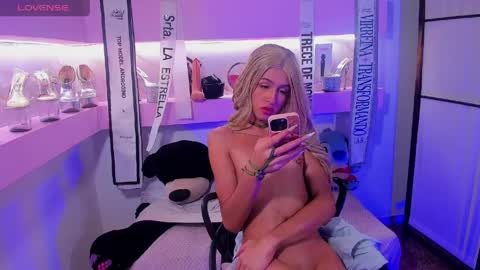 Dayana Hill online show from April 7, 8:15 am