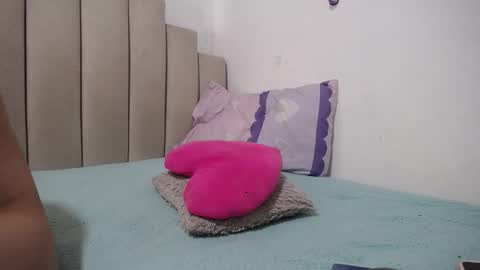 instagram  catherin dayana reina online show from March 30, 3:57 pm