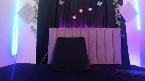 dayanroux online show from October 7, 1:08 pm