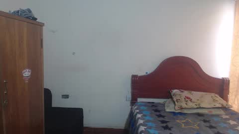 Snapshot of daylon_brown_ chatting on October 22, 12:27 pm Dylon online show from October 22, 12:27 pm