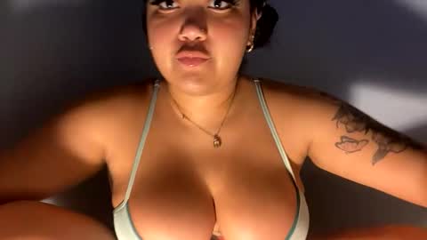 Snapshot of dayqueen1 chatting on April 26, 8:56 am dayqueen1 online show from April 26, 8:56 am