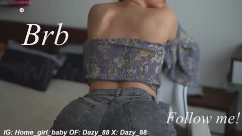 Snapshot of dazy_88 chatting on October 5, 2:32 am Dazy My Fansly online show from October 5, 2:32 am