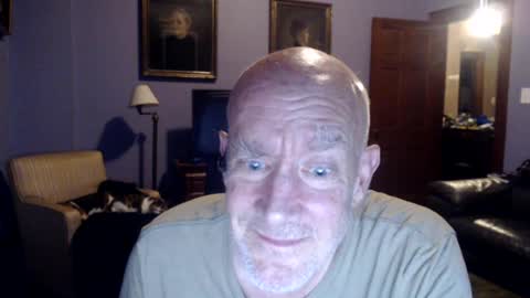 Snapshot of dbutts chatting on July 23, 6:00 am dbutts online show from July 23, 6:00 am