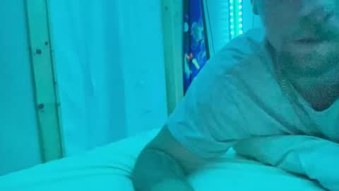 Snapshot of dcwells1992 chatting on October 26, 8:31 am dcwells1992 online show from October 26, 8:31 am