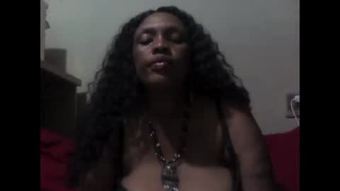 Snapshot of ddboobsnipples chatting on December 5, 10:45 pm ddboobsnipples online show from December 5, 10:45 pm